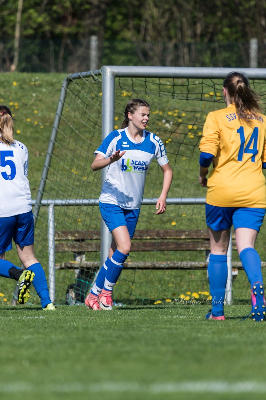 Bild 74 - B-Juniorinnen Bramstedter TS - SSV Hennstedt : Ergebnis: 3:7